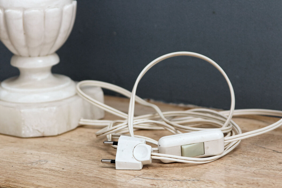 Italian lamp foot in twisted white marble