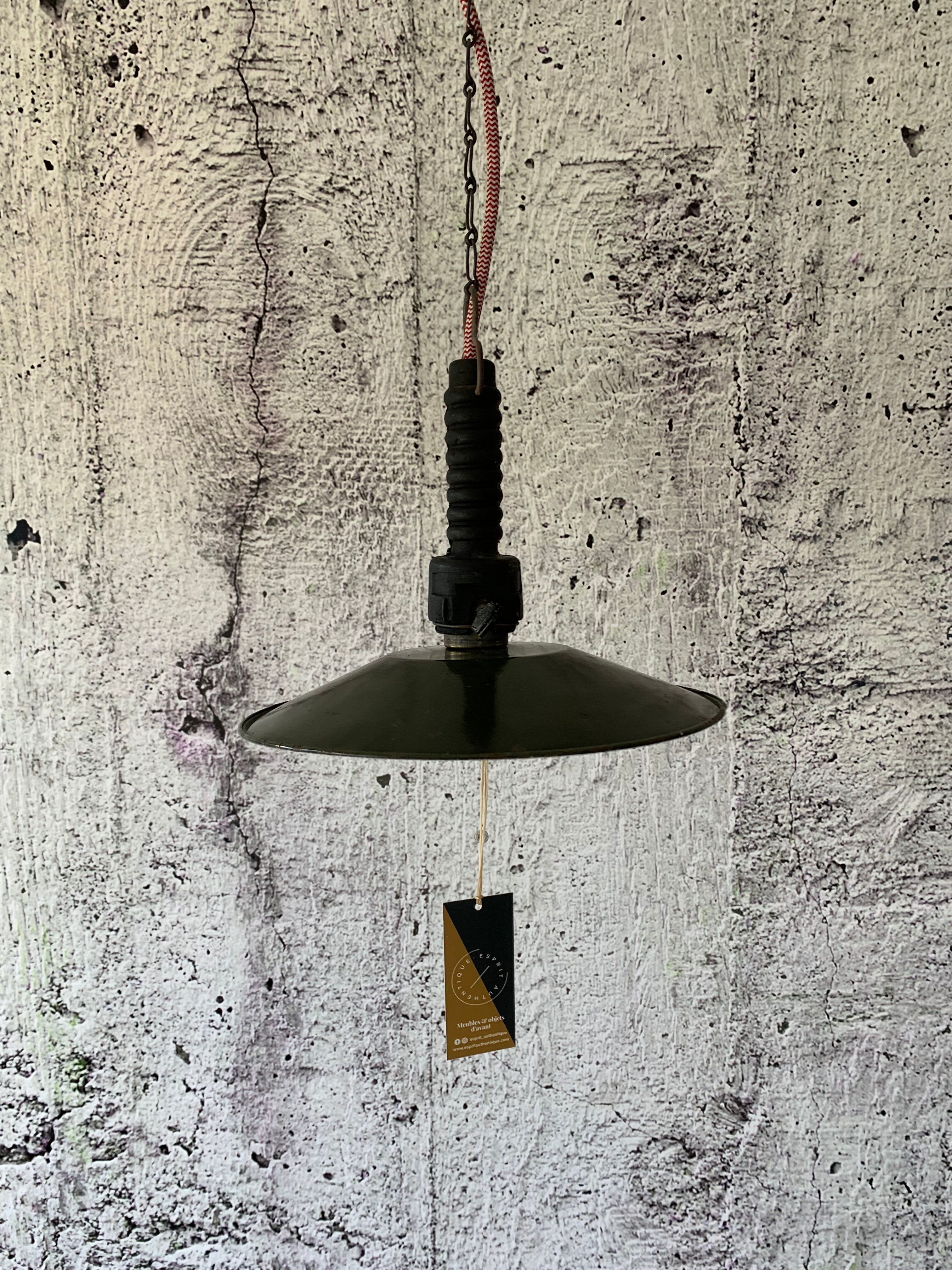 Suspension tôle émaillée