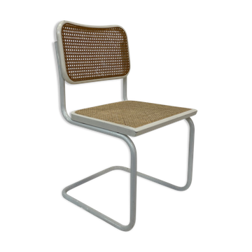 Chaise design Cesca modèle b32 en blanc