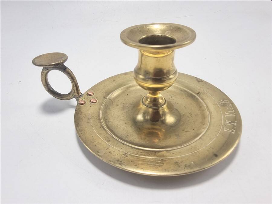 Hand candle holder