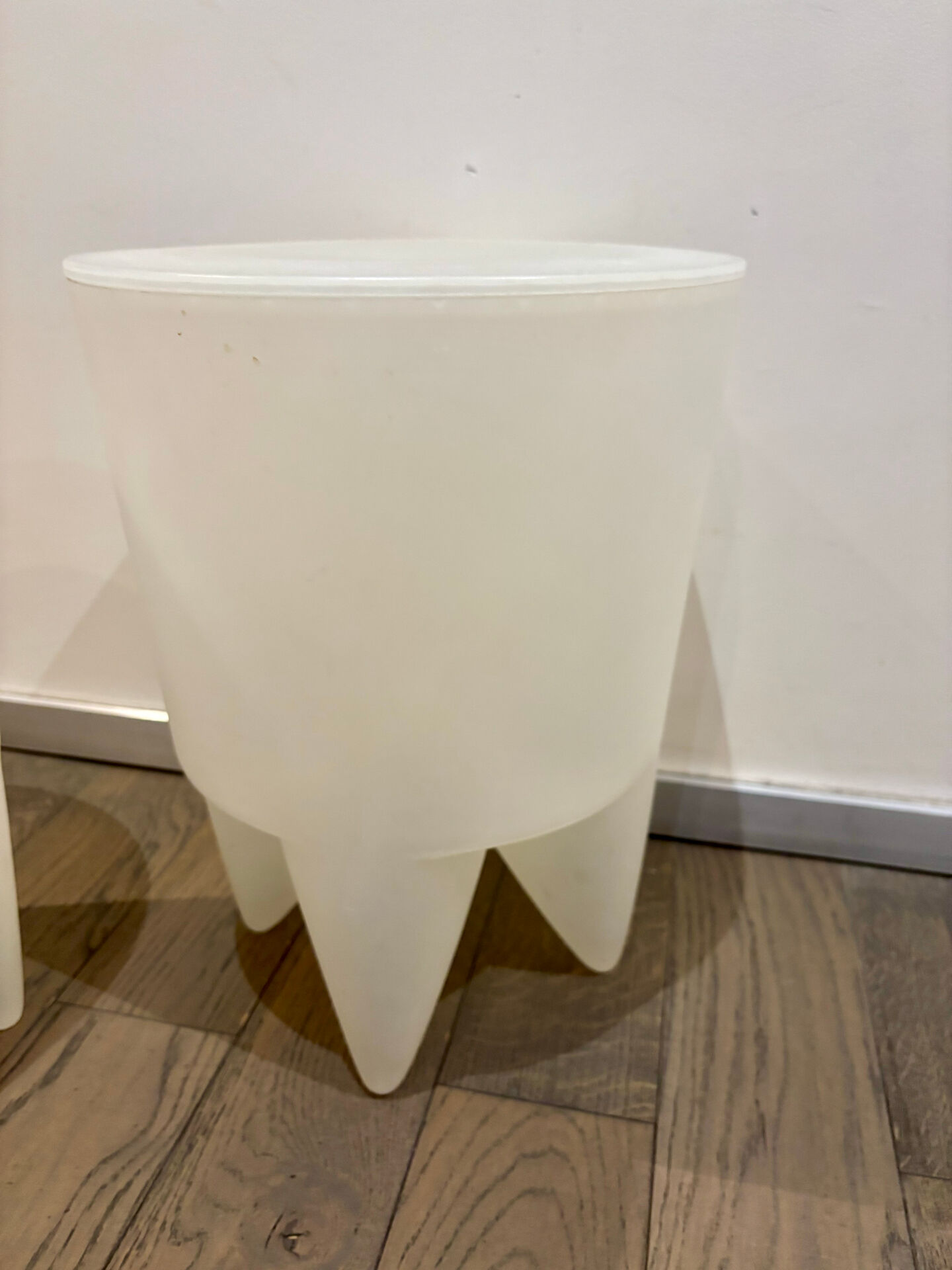 2 tabourets Bubu 1er Philippe Starck pour Xo