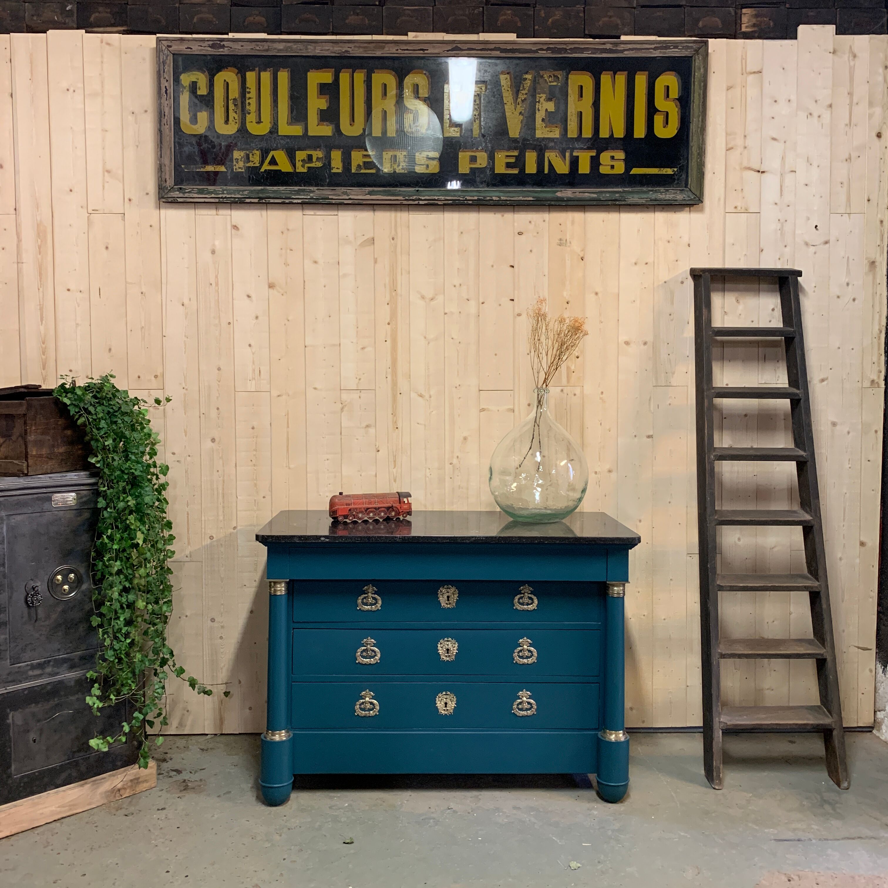 Commodus empire blue duck