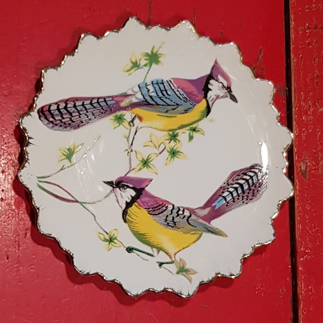 3 decorative porcelain plates