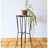 Sellette carrée en métal perforé noir attribuée à Mathieu Matégot