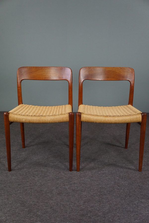 Set of 6 chairs and dining table Niels Otto Møller