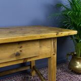 Table à manger vintage en pin baltique rustique, années 1930