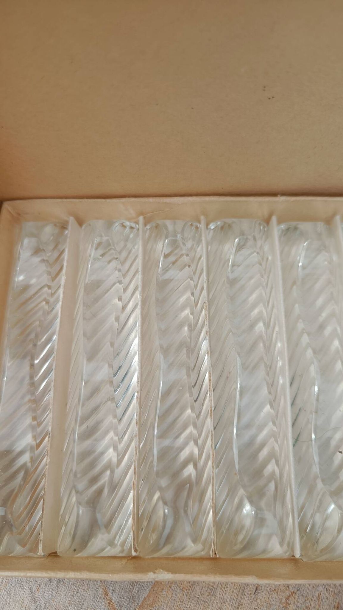 Set of 12 vintage double crystal knife rests with box