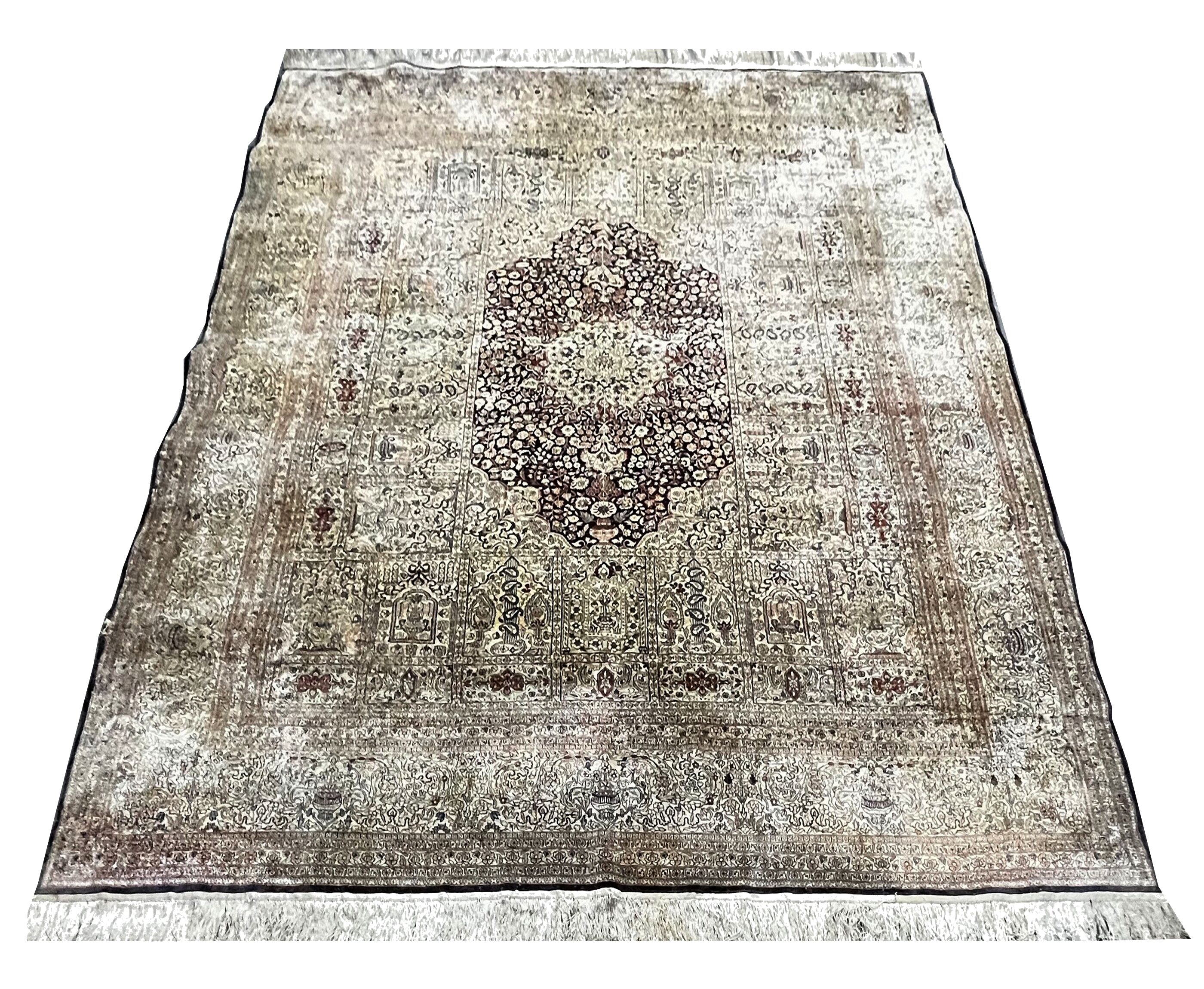 Silk oriental carpet (2.50x3.05 m), handmade, silk material