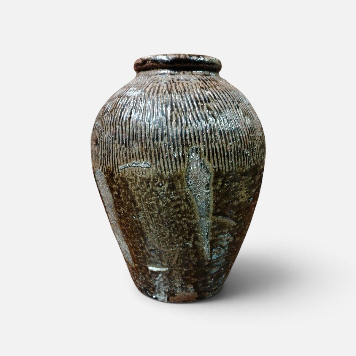 Ancient wine jar in enamelled stoneware, China, 19th century.