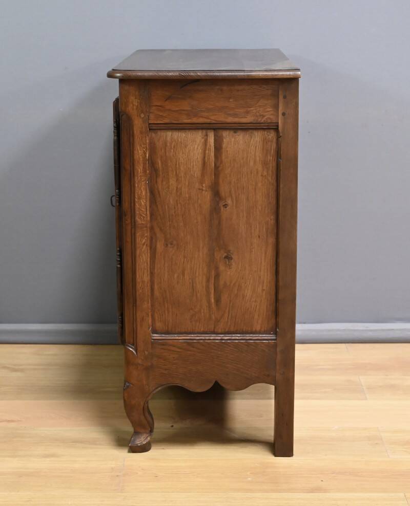 Solid oak sideboard, Louis XV style – Mid-19th century