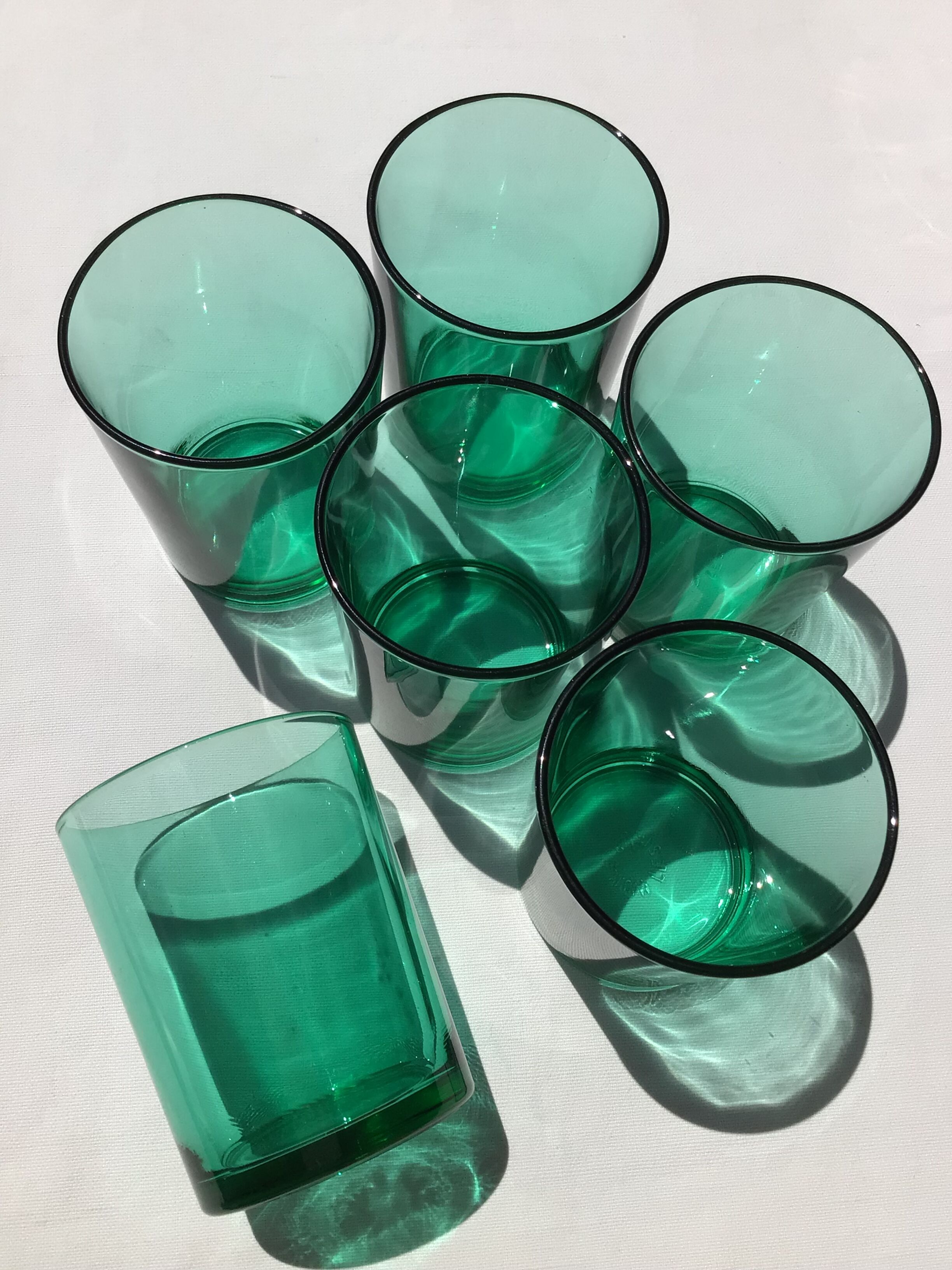 6 Verres à eau droits en verre vert hauteur 8cm