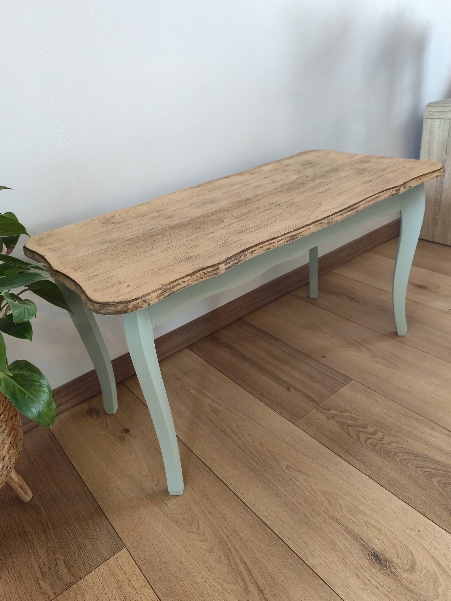 Small coffee table country style