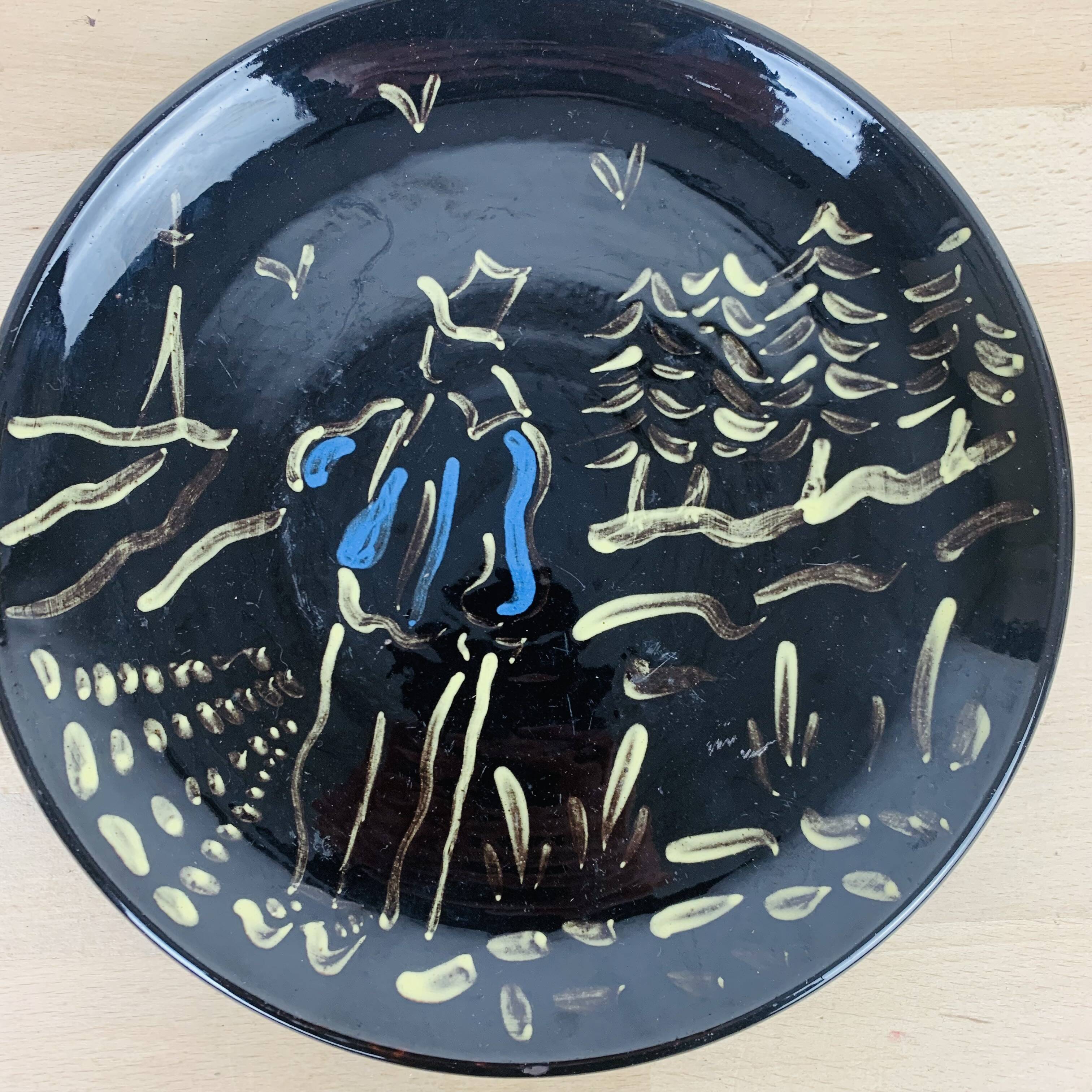 Ceramic dish/plate signed Lucien Guidot