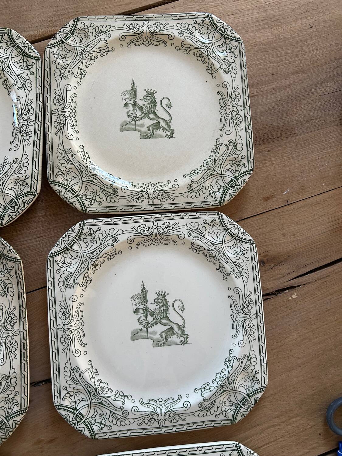 Lot de 8 assiettes terre de fer Saint Amand Fontana