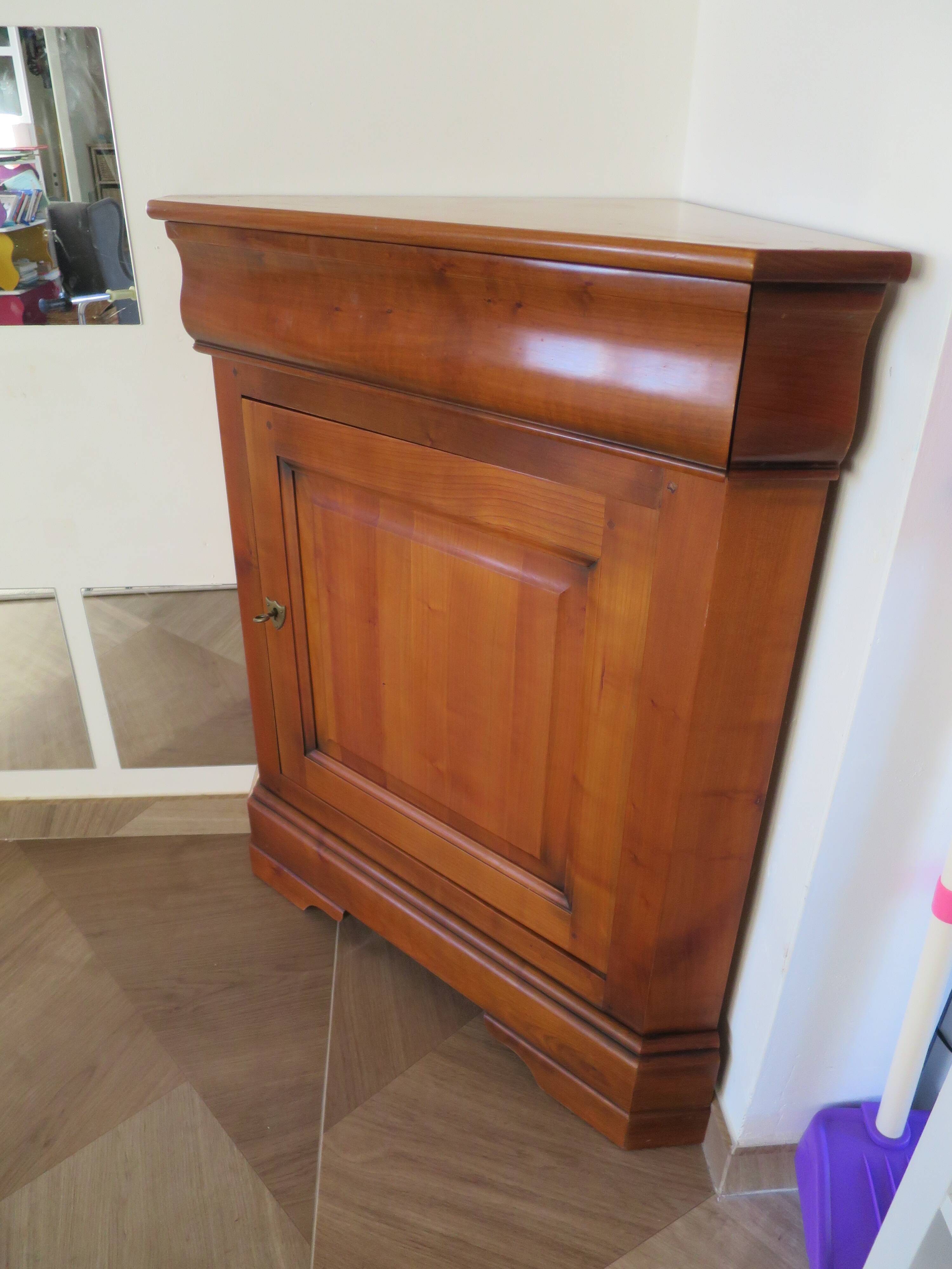 Beautiful corner cupboard - cherry stain - Drawer - one door - Louis Philippe style