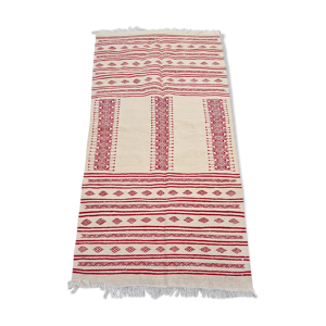 Tapis rouge et blanc - traditionnel