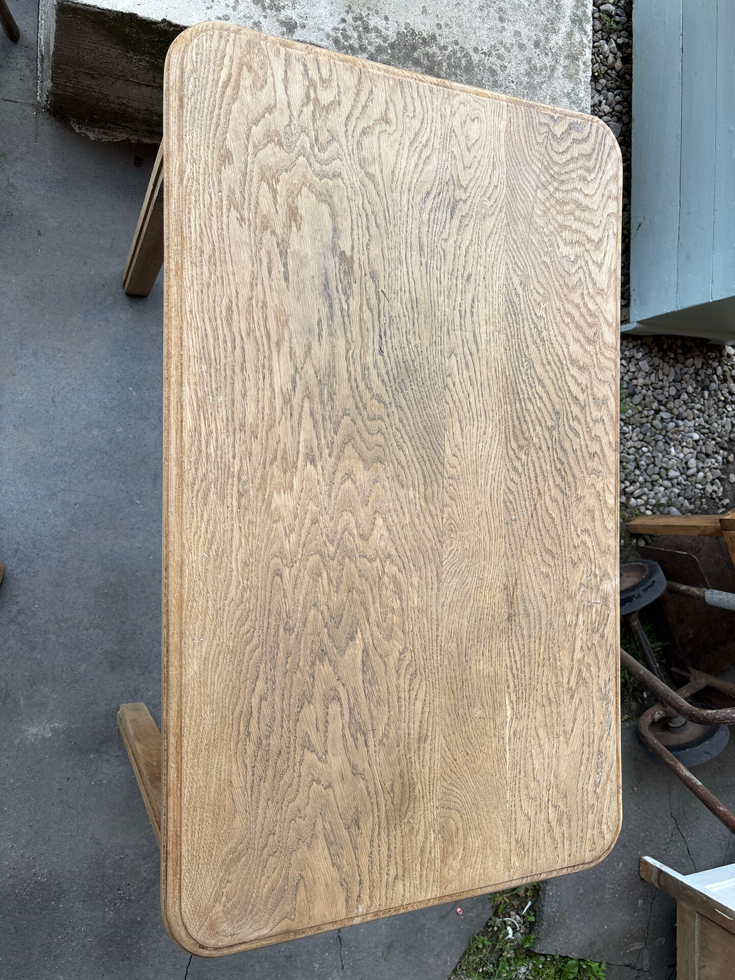 Petite table en chêne