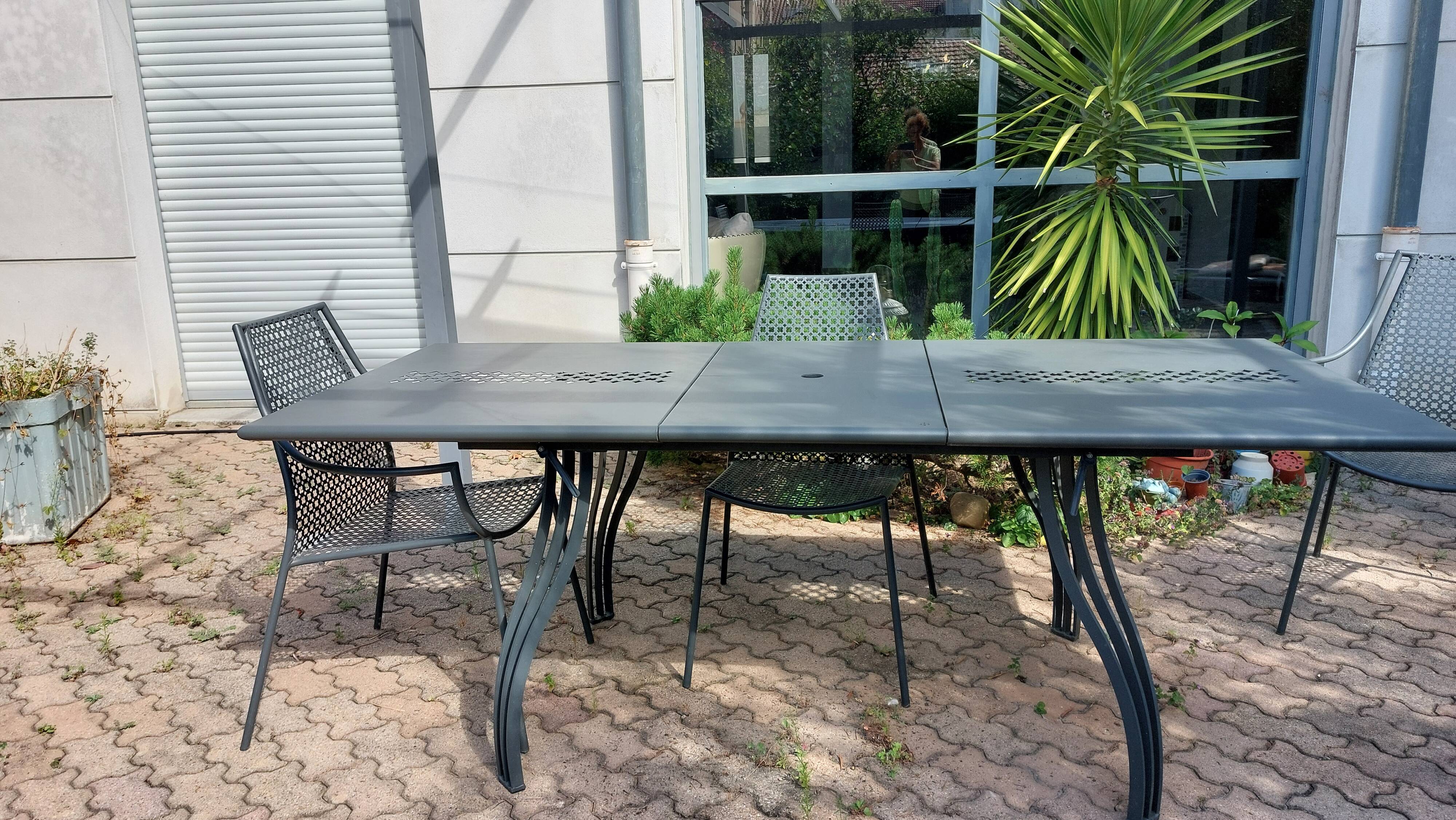 EMU antique iron garden furniture, table, 2 armchairs and 4 Vera chairs