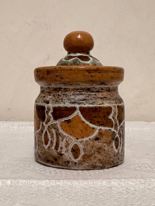 Petit pot en céramique par Bernard Buffat