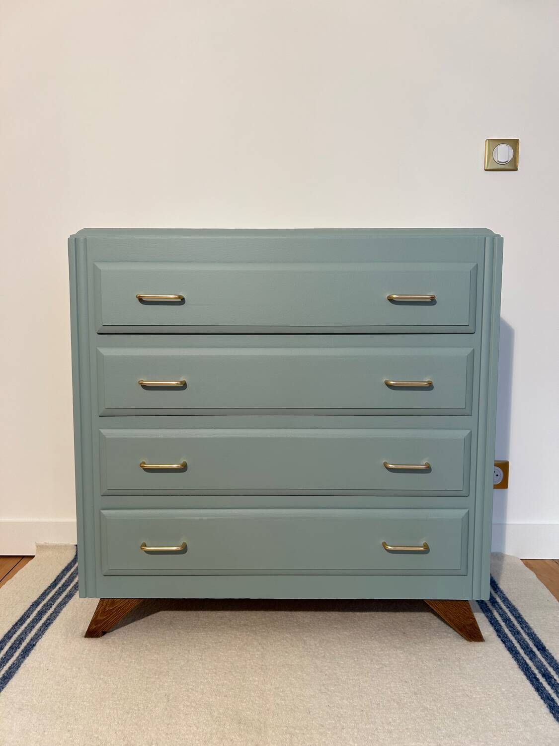 Vintage chest of drawers revisited in Almond (Resource)