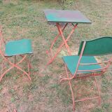 Mid century distressed painted iron garden table and 2 chairs, 1960s