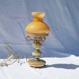 Lampe en onyx, laiton et abat jour en opaline orangée