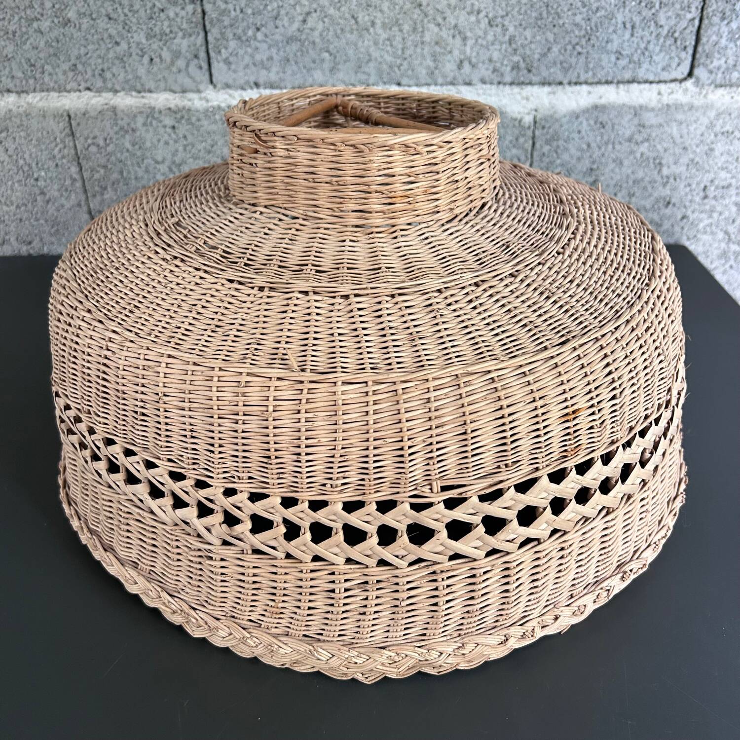 Suspension en rotin clair