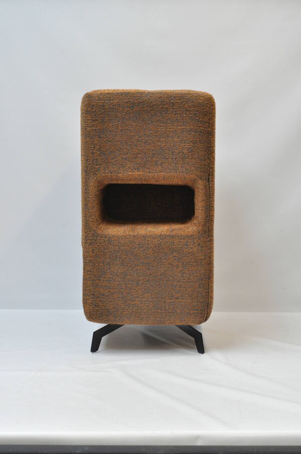 Cabinet — un objet de rangement sculptural fait à la main par Zachte Zaken.