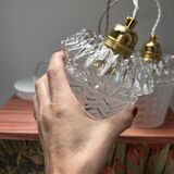 Paire de suspensions vintage en verre ciselé