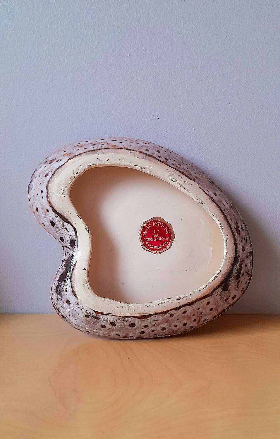Empty ceramic pocket 60s