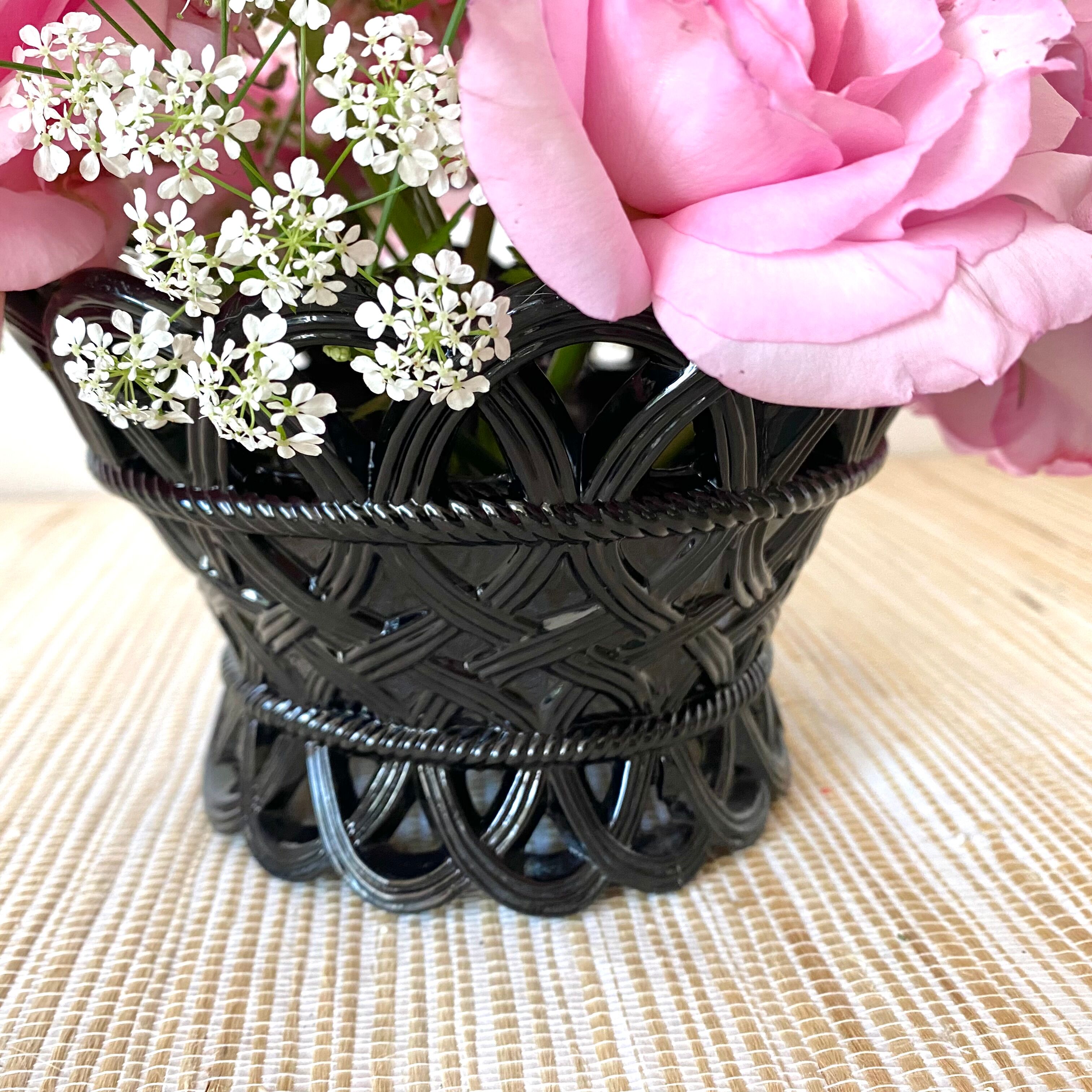 Black opaline pot