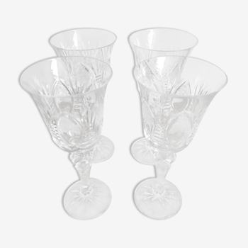 Lot de 4 petit verres à pied en cristal taillé