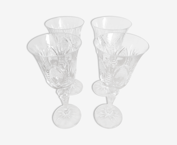 Lot de 4 petit verres à pied en cristal taillé
