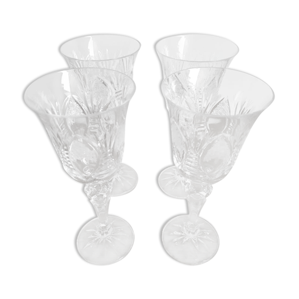 Lot de 4 petit verres à pied en cristal taillé