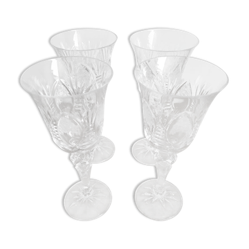 Lot de 4 petit verres à pied en cristal taillé