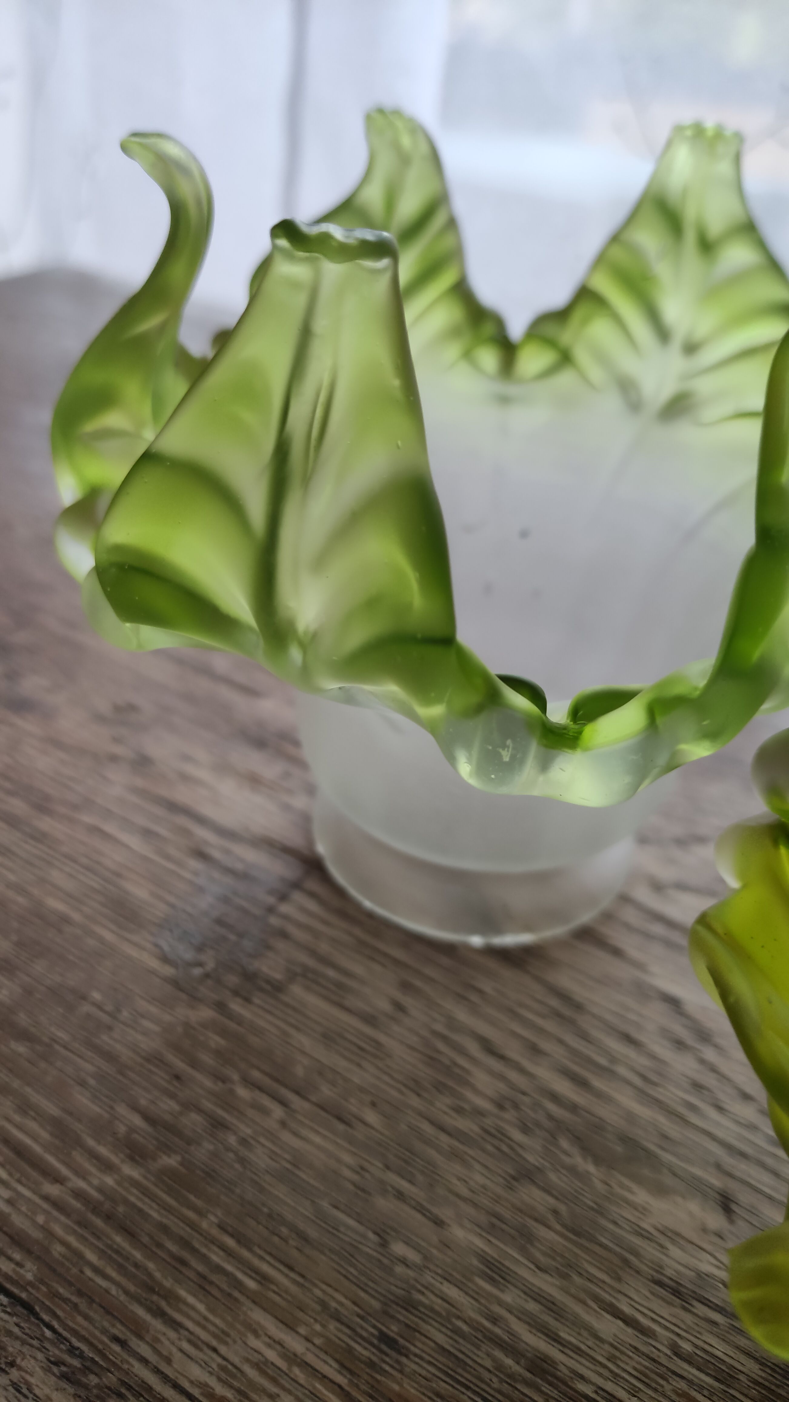 Lamp tulip, glass paste.