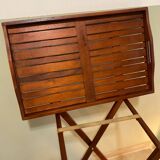 Standing tray
