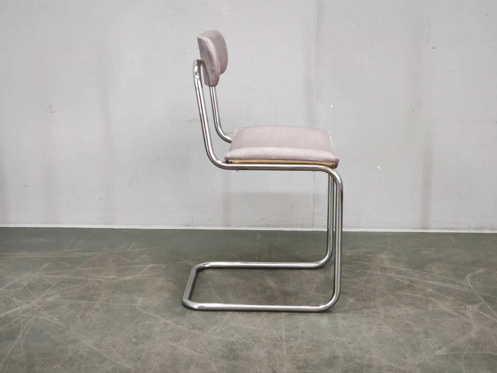 Bauhaus Tubular Chrome Cantilever Chair, Czechoslovakia, circa 1930