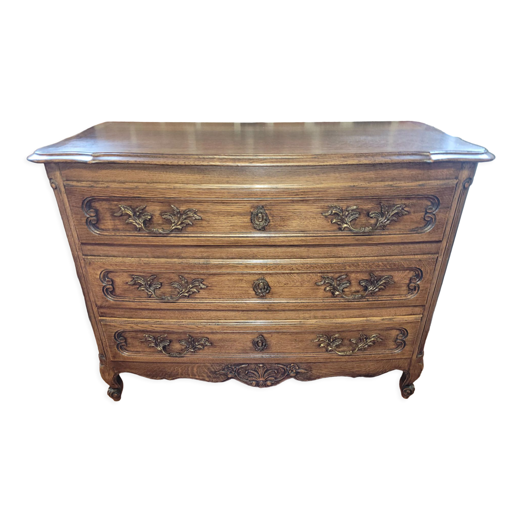 Louis XV style chest of drawers in solid oak
