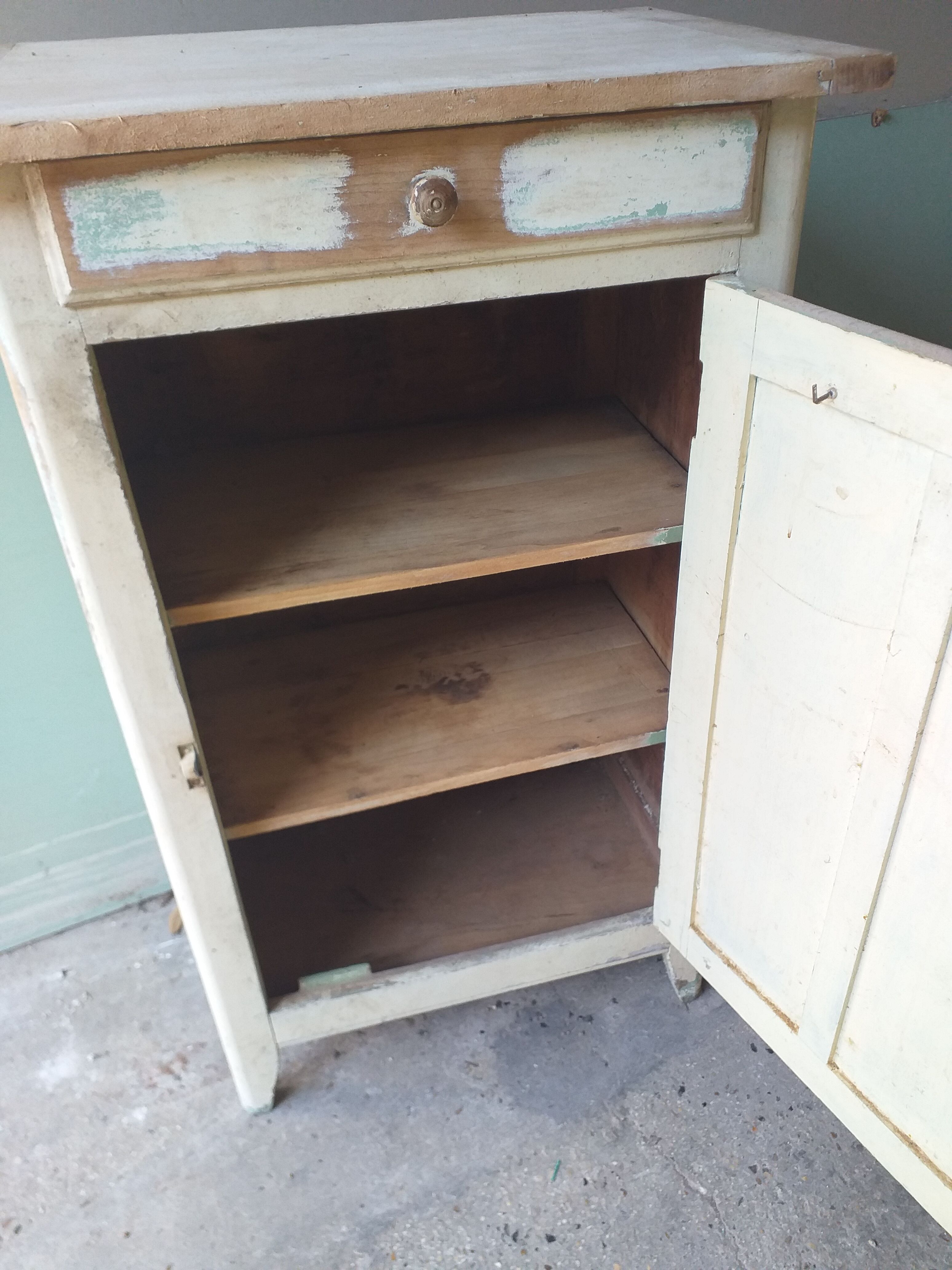 Small Parisian furniture