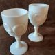 Lot de 2 verres sur pied opale