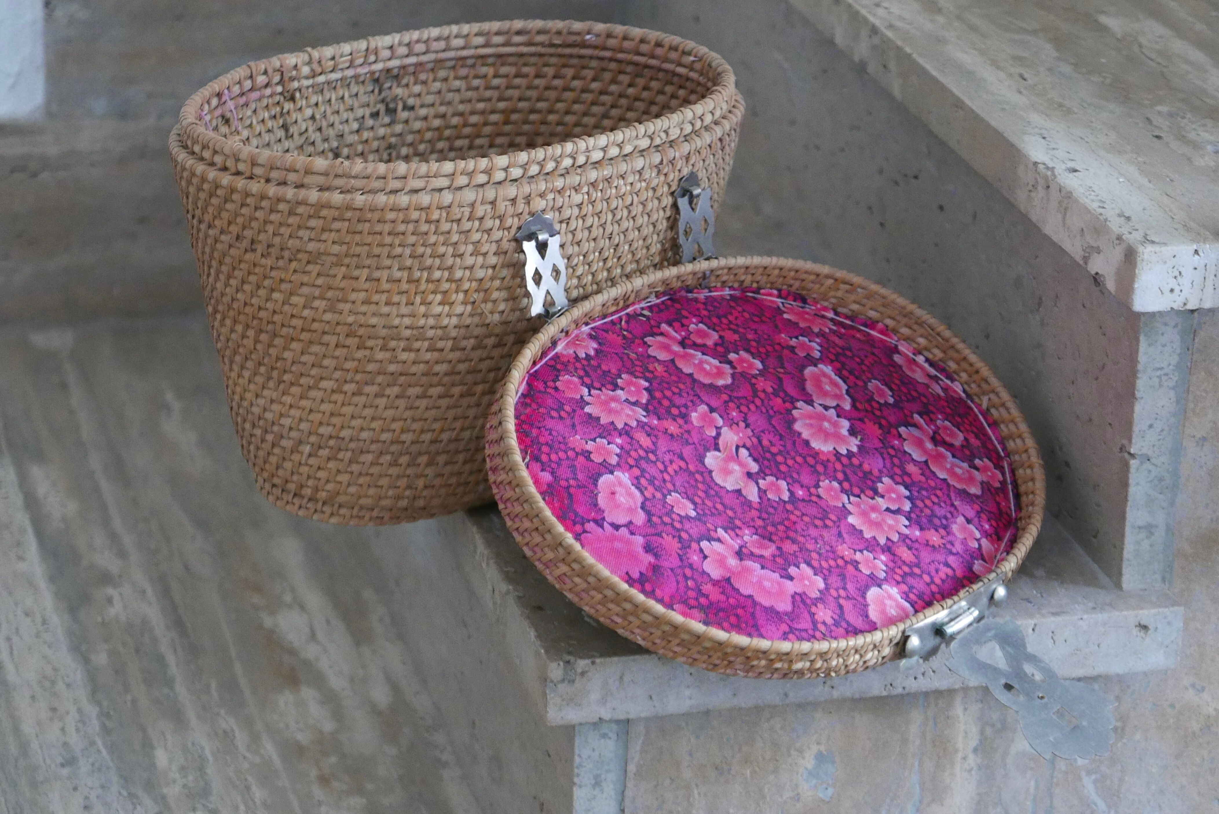 Vanity wicker box, 60s