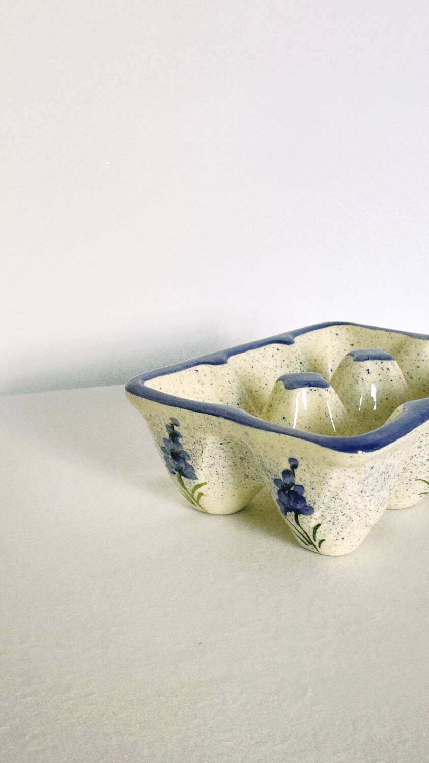 Ceramic egg box