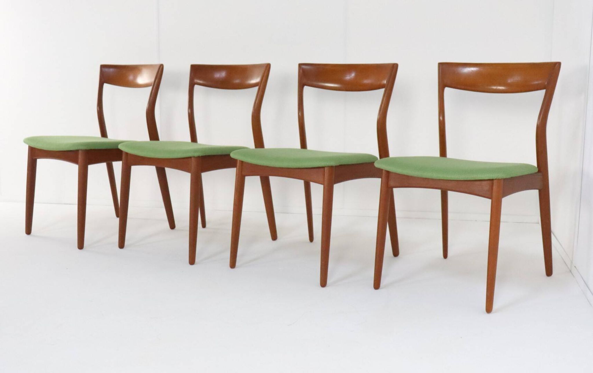 Ensemble de 4 chaises de salle à manger R. Borregaard pour Viborg