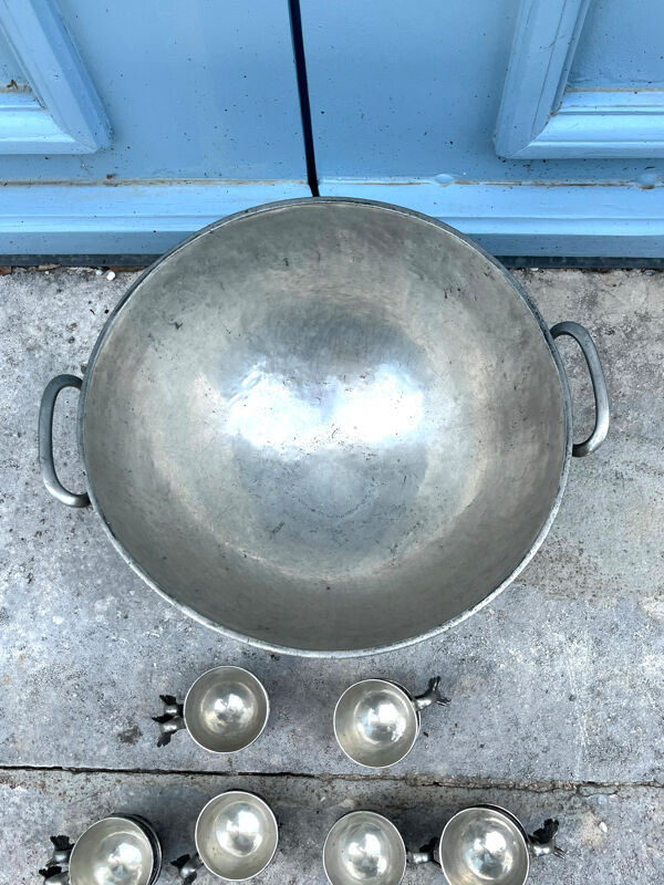 Ensemble de bol à punch en étain français avec 10 tasses et une louche – vigne