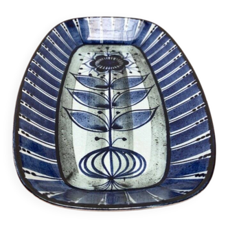 Danish porcelain bowl from the mid-century by Aluminia Royal Copenhagen, 1960s.