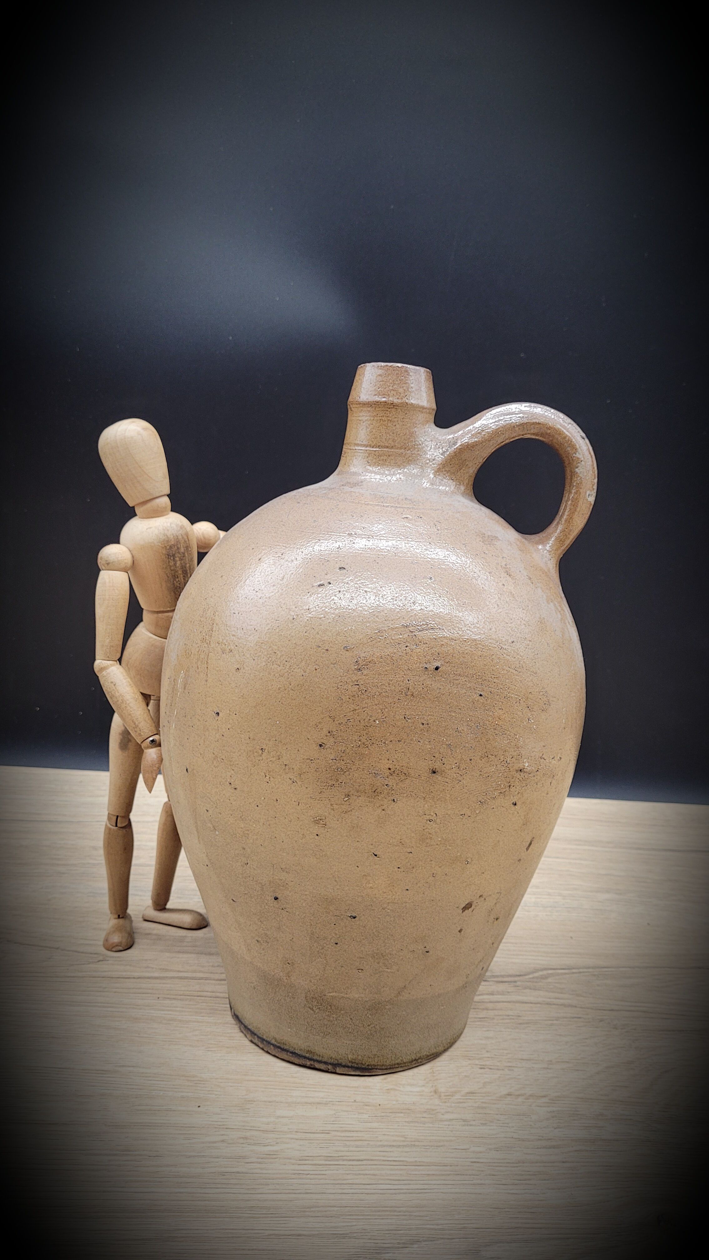 Vase jug in sandstone 5L