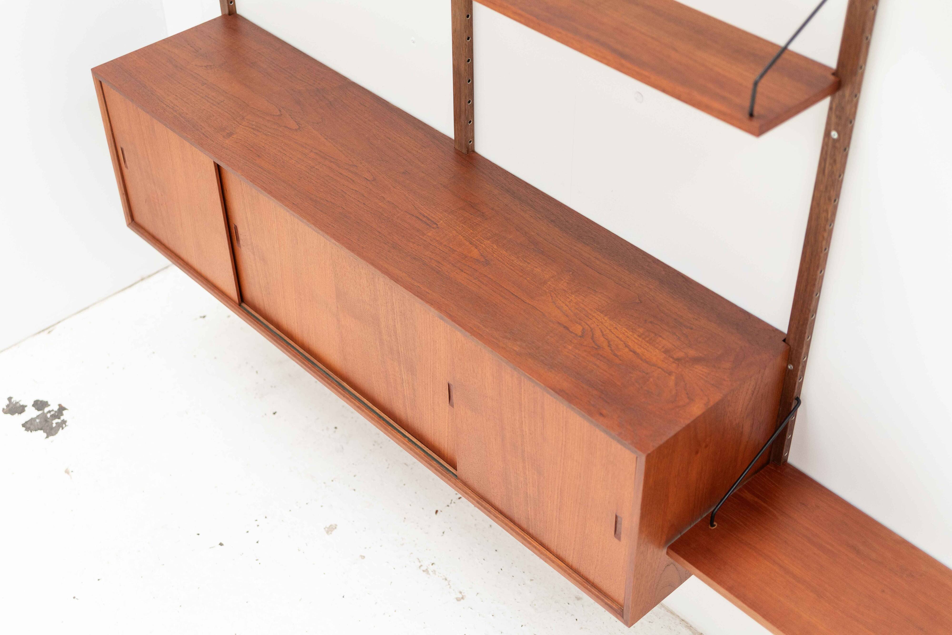 4-Bay Wall Unit by P. Cadovius