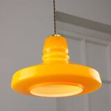 Lampe à suspension italienne du milieu du siècle en verre jaune et laiton
