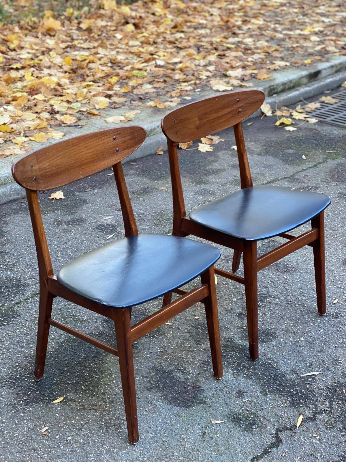 2 Scandinavian chairs in teak and black imitation leather, 1960s